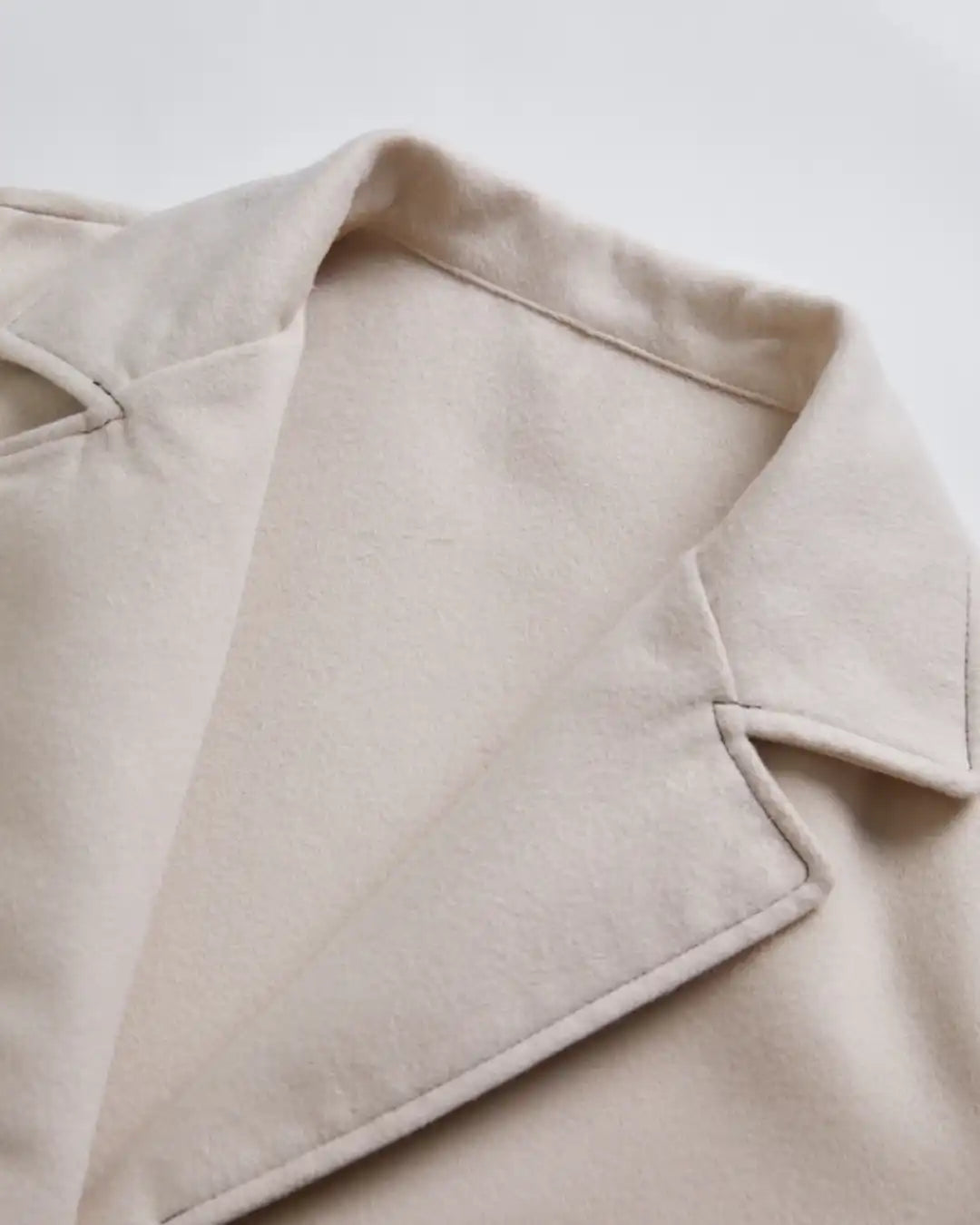 Sobretudo Lazarelle de Lã com Mangas Longas Bufantes